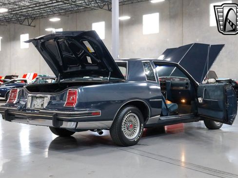 Used 1987 Pontiac Grand Prix LE image 12