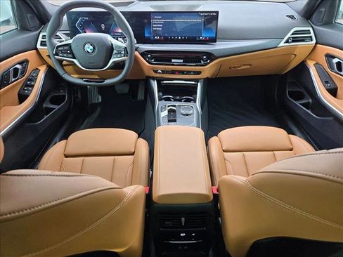 Used 2025 BMW 330i Sedan w/ Premium Package image 19