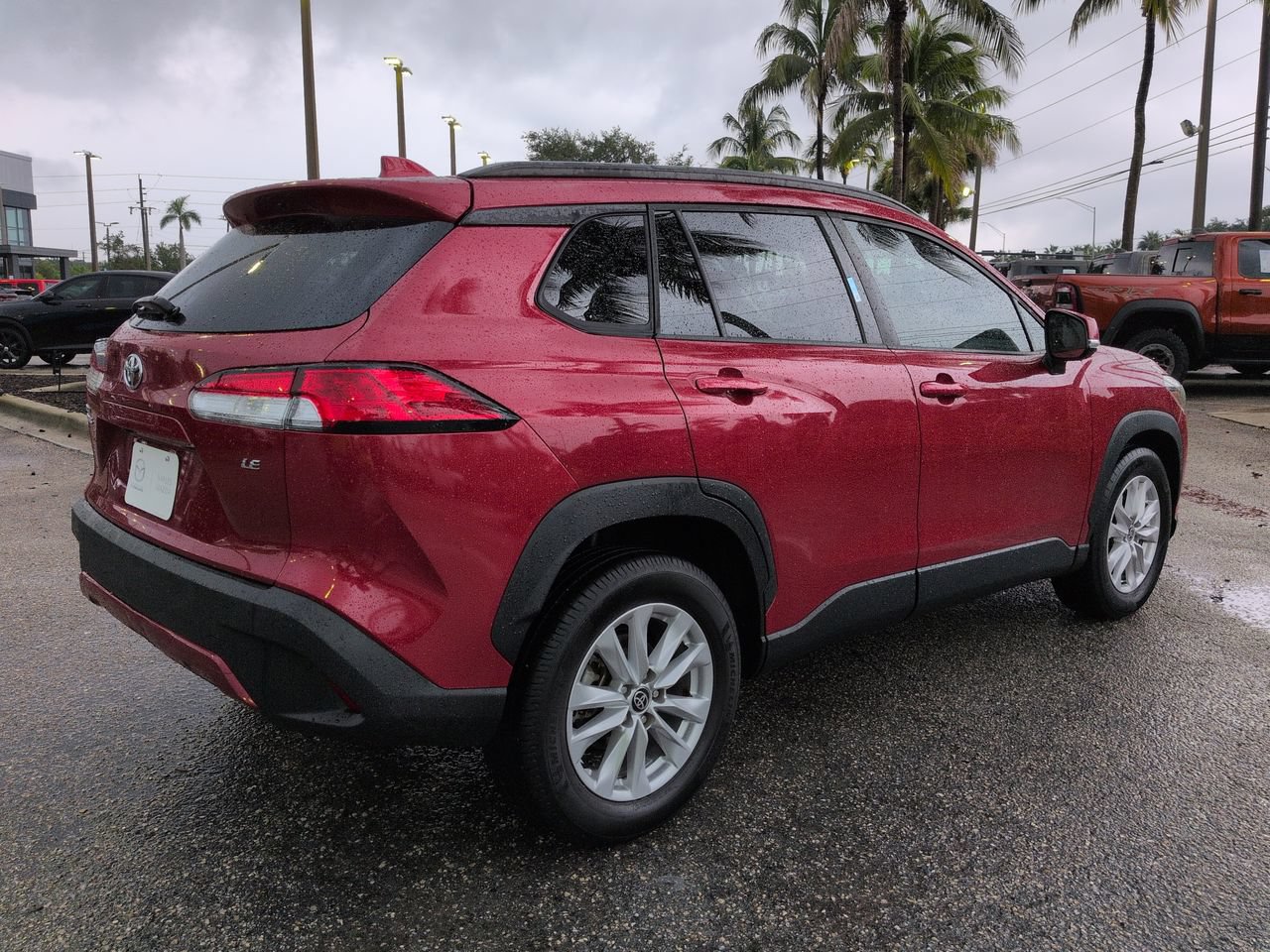 Used 2022 Toyota Corolla Cross LE w/ Moonroof Package FWD image 5