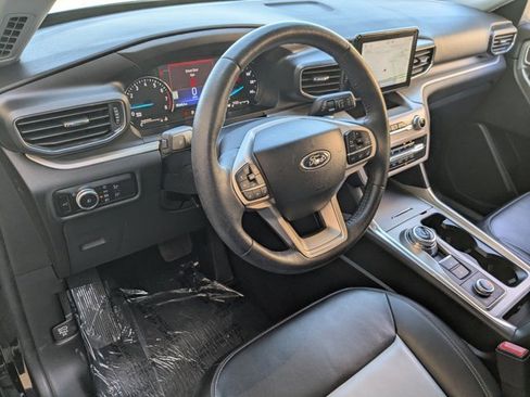 Certified 2023 Ford Explorer XLT w/ Equipment Group 202A AWD/4WD image 10