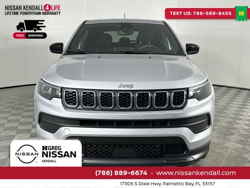 Used 2025 Jeep Compass Sport image 4