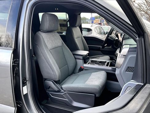 Used 2024 Ford F250 XLT w/ Black Appearance Package image 8