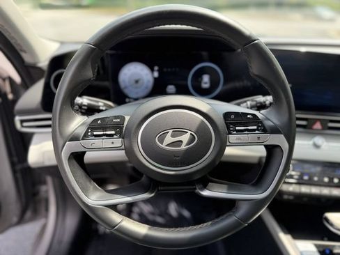 Used 2024 Hyundai Elantra Limited FWD image 14