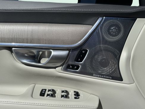 Used 2024 Volvo S90 T8 Ultimate w/ Lounge Package image 22