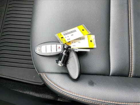 Used 2019 Nissan Kicks SR w/ SR Premium Package image 30