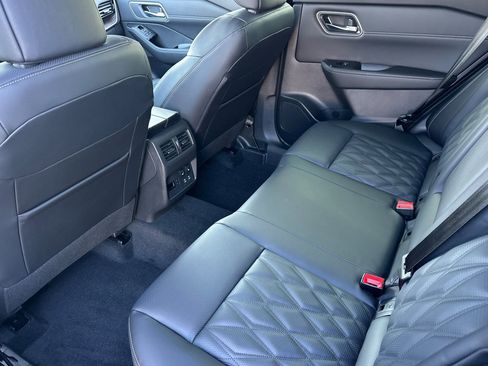 New 2026 Nissan Rogue Platinum w/ Tech Package AWD/4WD image 14