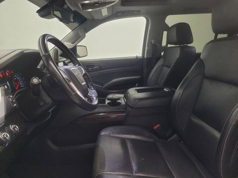 Used 2019 GMC Yukon XL SLT w/ Open Road Package AWD/4WD image 17