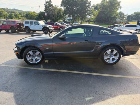 Used 2007 Ford Mustang GT RWD image 5