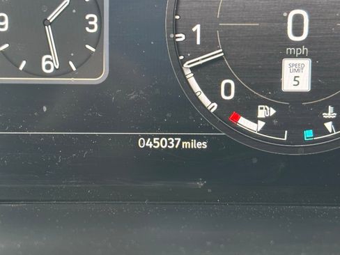 Used 2023 Land Rover Defender 130 X-Dynamic SE AWD/4WD image 23
