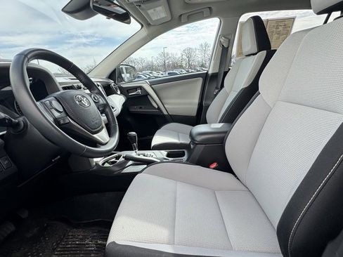 Used 2018 Toyota RAV4 XLE image 19