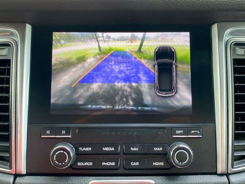 Used 2018 Porsche Macan Sport Edition image 25