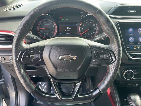 Used 2022 Chevrolet TrailBlazer RS w/ Technology Package image 9