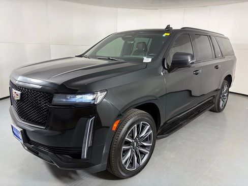 Used 2023 Cadillac Escalade ESV Sport image 4