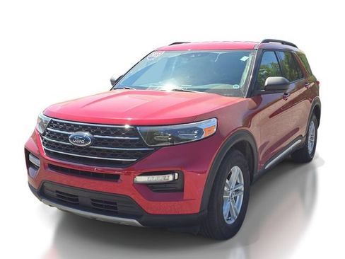 Certified 2023 Ford Explorer XLT w/ Equipment Group 202A AWD/4WD image 2
