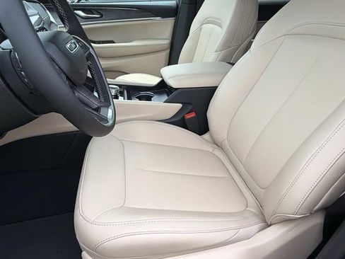 New 2026 Jeep Grand Cherokee L Limited RWD image 24