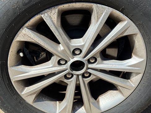 Used 2018 Ford Escape SE w/ SE Sync 3 Package AWD/4WD image 3
