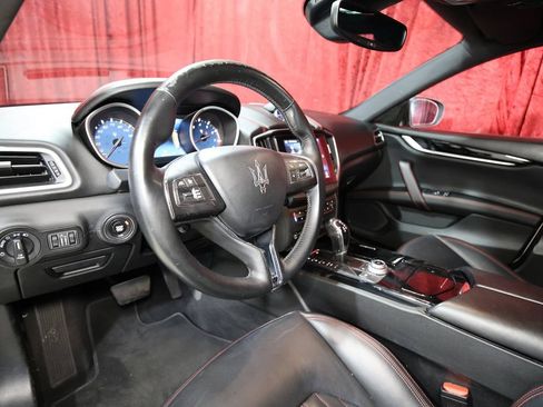 Used 2018 Maserati Ghibli GranLusso RWD image 12