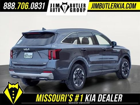 Used 2024 Kia Sorento S image 29