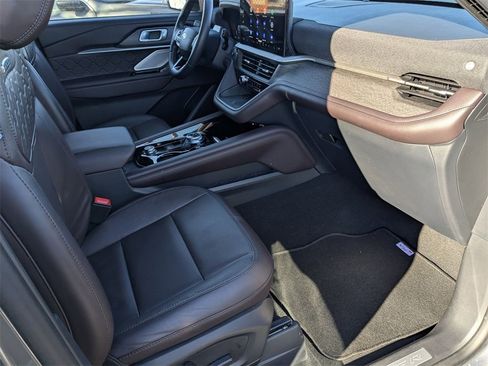 Used 2025 Ford Explorer Platinum w/ LUX Leather Package image 38