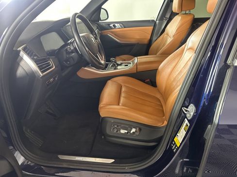 Used 2019 BMW X5 xDrive40i w/ Convenience Package AWD/4WD image 3