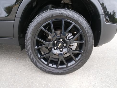 Certified 2022 Chevrolet Trax LT w/ Midnight Edition image 12