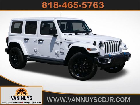 Used 2023 Jeep Wrangler Unlimited Sahara w/ Cold Weather Group AWD/4WD image 1