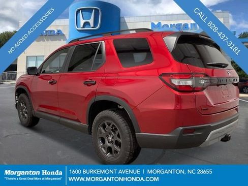 New 2025 Honda Pilot TrailSport image 3