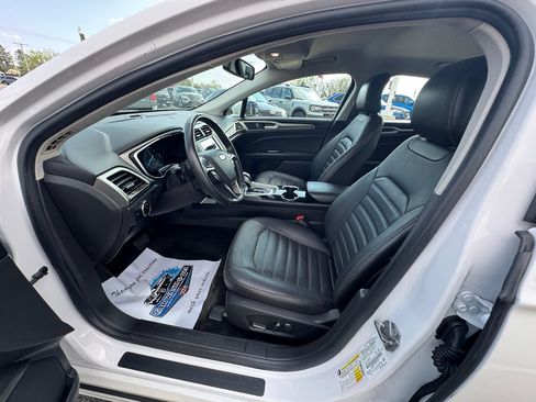 Used 2016 Ford Fusion SE w/ Equipment Group 202A image 19