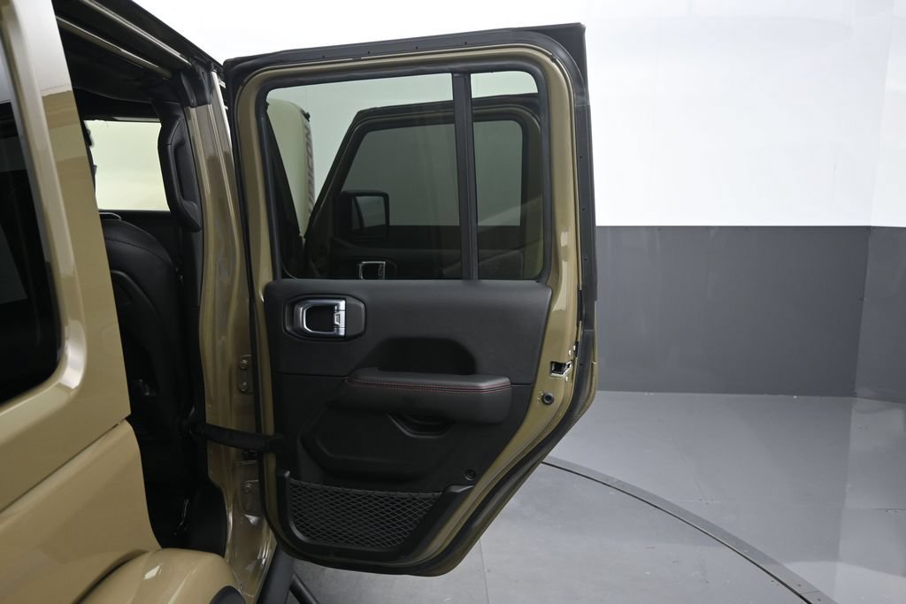 Used 2025 Jeep Wrangler Unlimited Rubicon AWD/4WD image 32