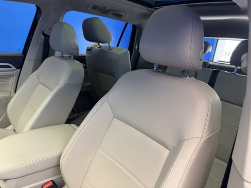 Used 2023 Volkswagen Atlas SE w/ Panoramic Sunroof Package AWD/4WD image 12