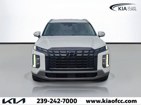 Used 2024 Hyundai Palisade SEL FWD image 2
