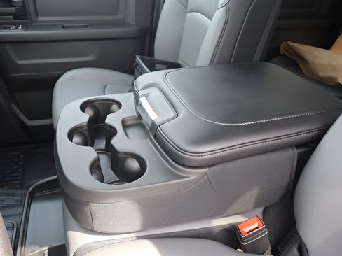 New 2026 RAM 3500 Tradesman AWD/4WD image 21