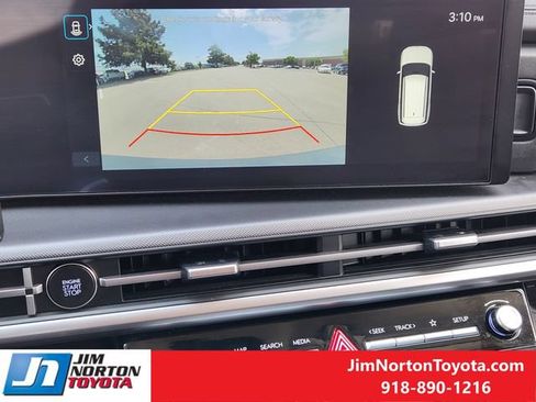 Used 2024 Hyundai Santa Fe SE AWD/4WD image 18