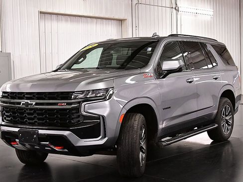 Used 2021 Chevrolet Tahoe Z71 w/ Z71 Signature Package AWD/4WD image 3