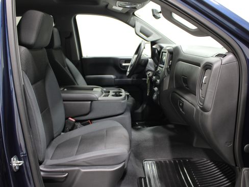 Used 2019 Chevrolet Silverado 1500 Custom Trail Boss AWD/4WD image 21