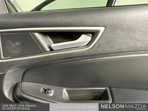 Used 2022 Ford Edge SEL image 19