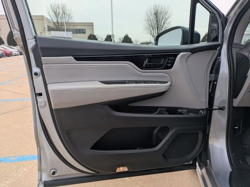 Certified 2023 Honda Odyssey Touring image 11