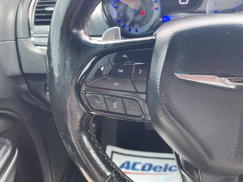 Used 2020 Chrysler 300 S RWD image 17