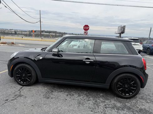 Used 2019 MINI Cooper 2-Door Hardtop w/ Signature Upholstery Package image 8
