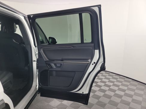 Used 2024 Rivian R1S Adventure AWD/4WD image 19