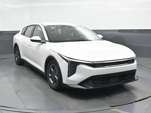 Used 2025 Kia K4 FWD image 4