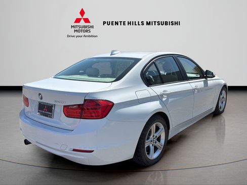 Used 2015 BMW 320i Sedan RWD image 5