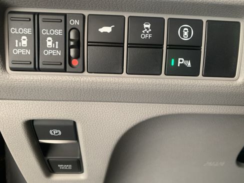 Used 2024 Honda Odyssey Elite image 35