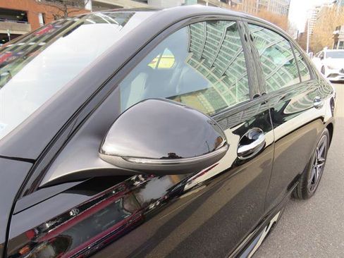 Used 2025 Mercedes-Benz C 300 4MATIC Sedan image 21