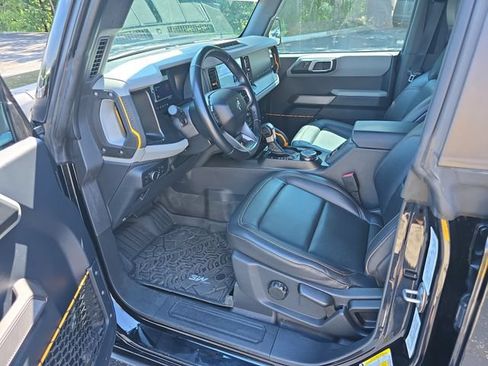 Used 2022 Ford Bronco Badlands w/ Sasquatch Package AWD/4WD image 10