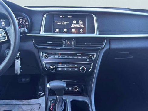 Used 2019 Kia Optima LX image 10