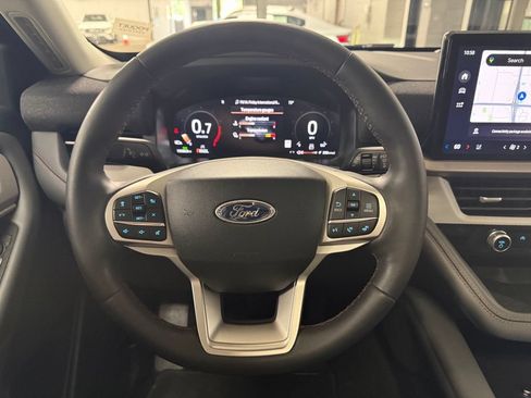Used 2025 Ford Explorer Active w/ Active Comfort Package AWD/4WD image 12