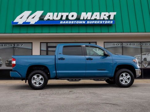 Used 2020 Toyota Tundra SR5 w/ SR5 Convenience Package AWD/4WD image 2