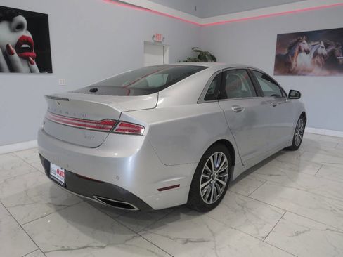 Used 2017 Lincoln MKZ Premiere FWD image 4