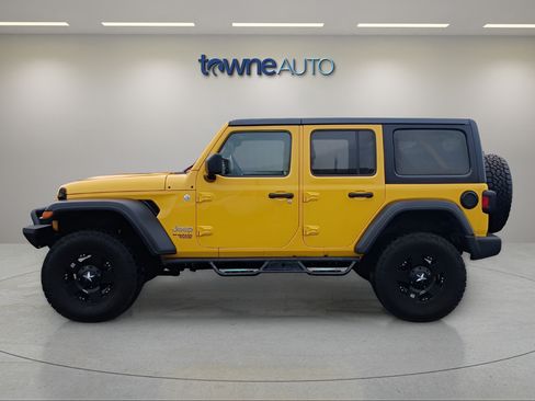 Used 2018 Jeep Wrangler Unlimited Sport S AWD/4WD image 2